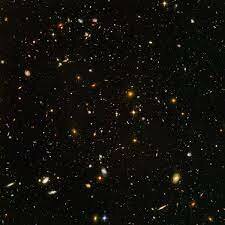 Imagen Hubble Deep Field (HDF). Se detectan millares de galaxias