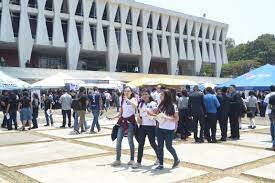 Usac atiende 112,000 Estudiantes