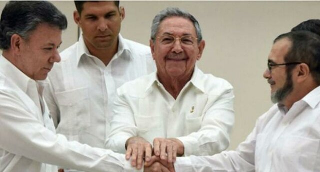 El presidente Juan Manuel Santos anuncia acercamientos para entablar diálogos de paz