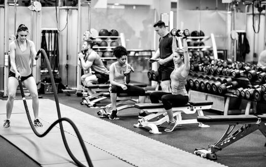 Viene esteso l’insegnamento dell’educazione fisica nelle scuole anche alle donne