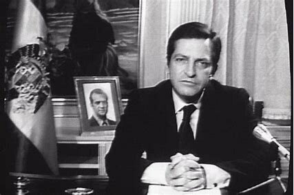 Dimisión de Adolfo Suarez