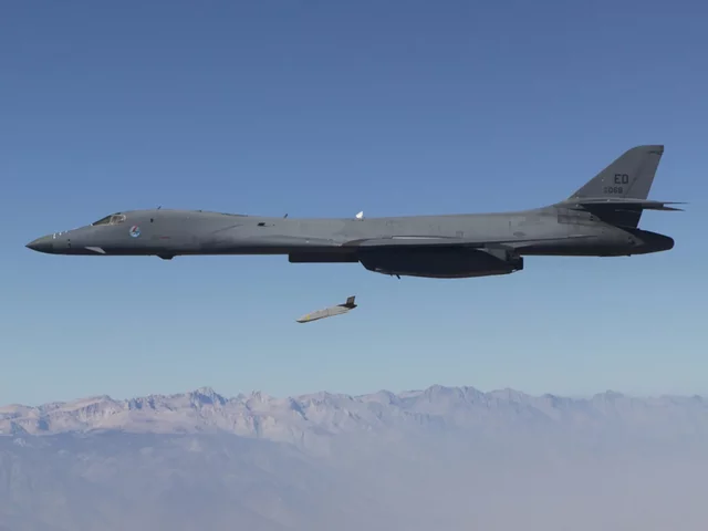 Reagan Asks For 100 MXs, 100 B1 Bombers