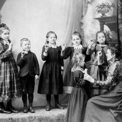 Timeline: Historia de las personas sordas