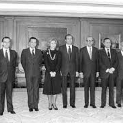 Timeline: EJE CRONOLÓGICO UNIDAD 12.2: Los gobiernos  democráticos (1979-2000).