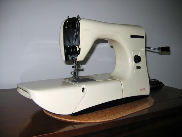 Mirella sewing machine