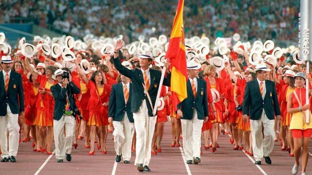 España es el país anfitrión de las Olimpiadas y de la Exposición Universal.