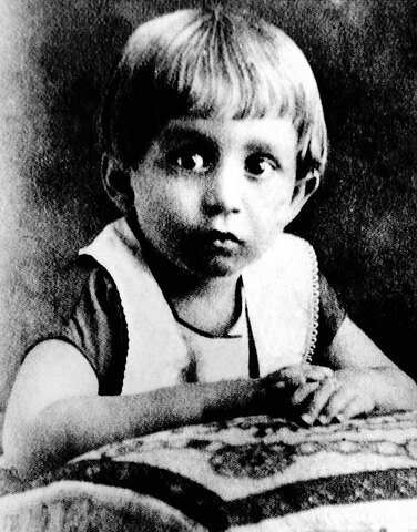 Nacimiento de Gabriel García Márquez.