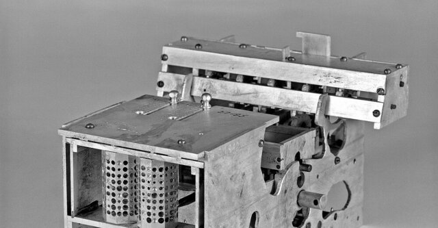 CALCULADORA CON UNA TABLA INTERNA DE MUTIPLICACIÓN