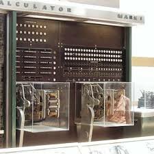 PRIMERA MAQUINA ELECTRONICA