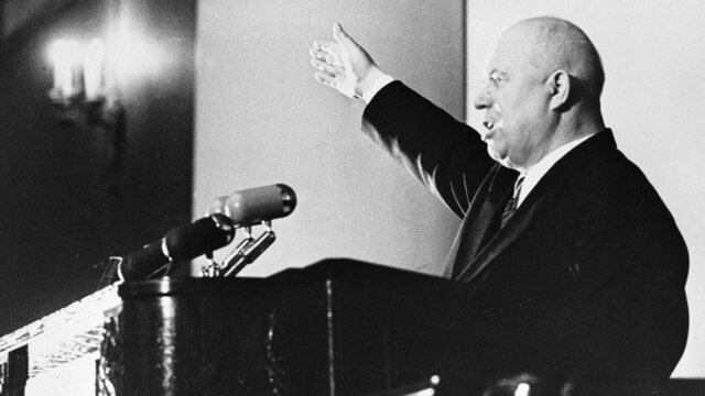 Kruschev asienta su liderazgo en el PCUS y la URSS