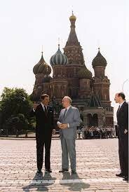 Reagan visits Soviet Union (1988)