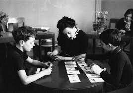 Dirige el Laboratorio de Pedagogía