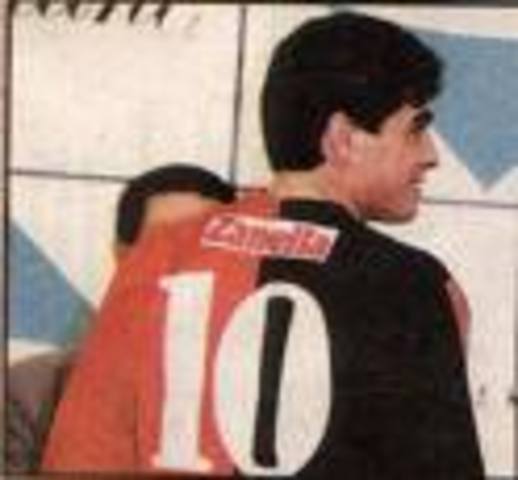 Maradona started playing for Newell´s