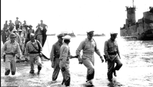 Macarthur returns to the Philippines