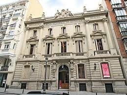 se funda La academia de medicina