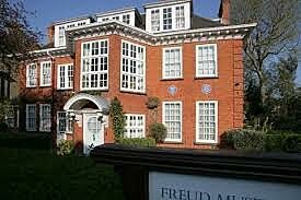 Anna Freud estableció la Clínica Hampstead