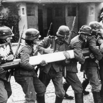 Timeline: ll GUERRA MUNDIAL ALEMANYA INVEDEIX POLÒNIA