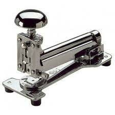 Material de oficina (grapadora)