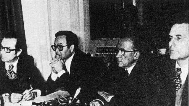 Creación de la Junta Democrática.