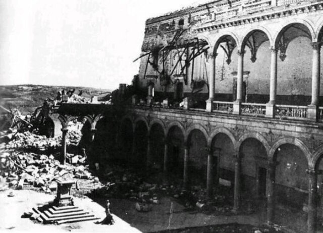 Franco toma Cáceres y Toledo. Liberación del Alcázar