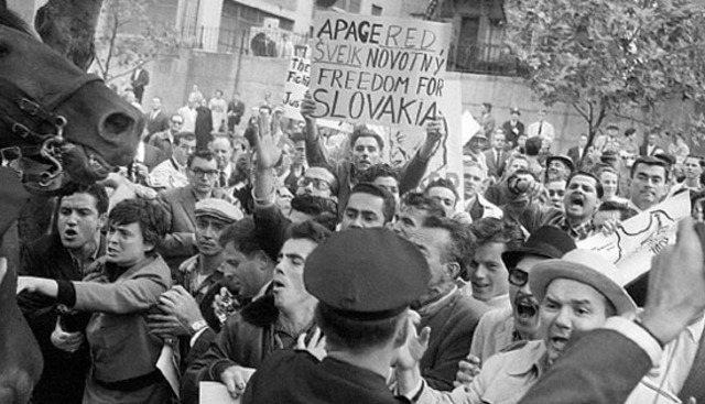 Slovakia rejoined to a new CZ state