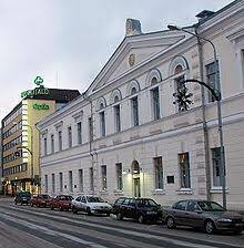 Erickson se graduó de Gymnasium