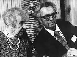 Erikson comenzó su análisis diario con Ana Freud