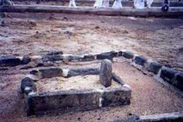 Muhammads mothers death