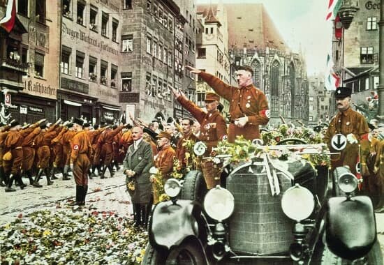 Creación de la Sección de Asalto (SA)