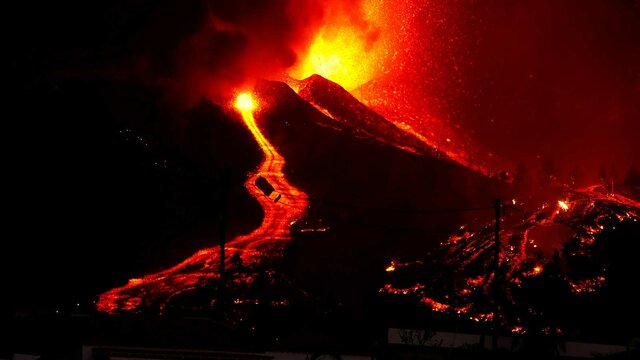 ENTRA EN ERUPCIÓN EL VOLCAN DE LA PALMA