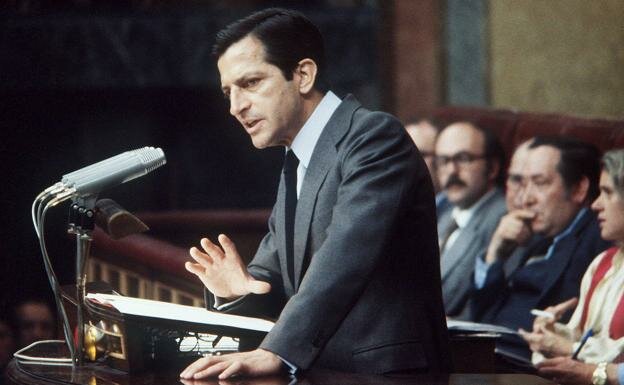 Nombramiento de Adolfo Suárez como presidente