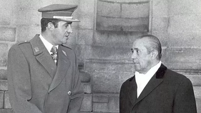 Cese de Arias Navarro como presidente del gobierno