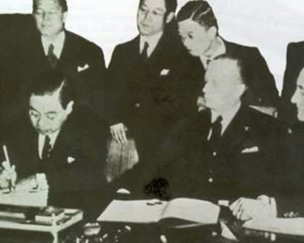 España se incorpora al pacto Antikomintern