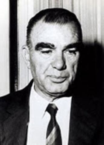 Gestido reorganiza los ministerios