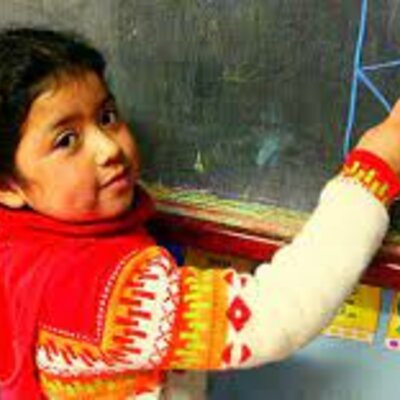 Timeline: Línea del tiempo sobre la evolución de la educación rural en México.