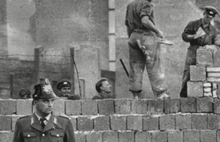 Building the Berlin Wall