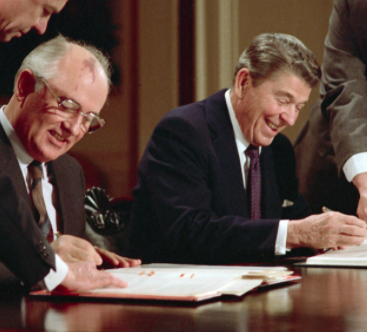 Reagan and Gorbachev sign the INF Treaty
