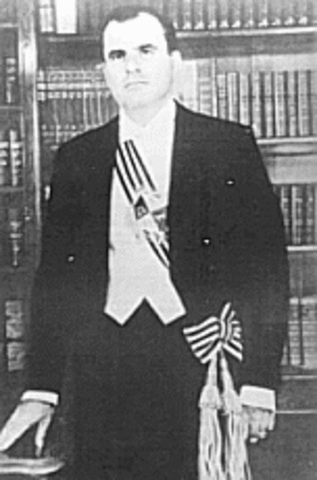 Juan María Bordaberry asume la presidencia.