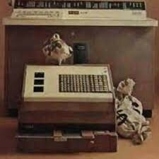 la primer mini computadora comercializada con éxito.