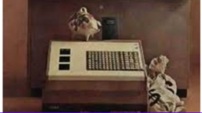 la primer mini computadora comercializada con éxito.