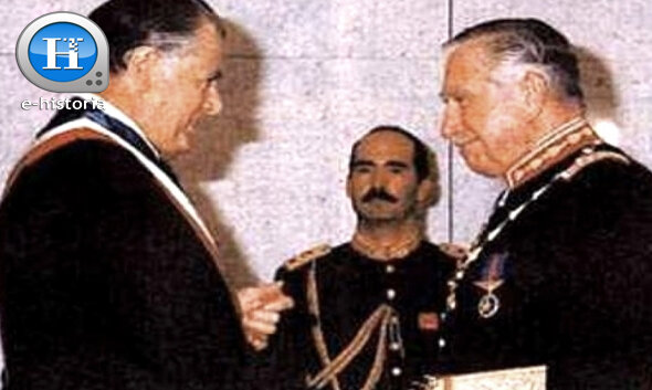 transición de un gobierno militar a uno democrático