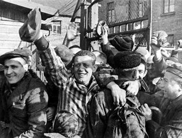 Soviet troops liberate Auschwitz