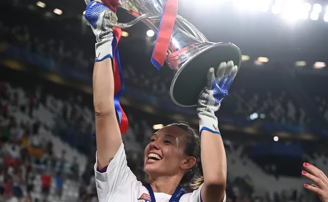 Christiane Endler se convierte en la primera futbolista chilena en ganar la Liga de Campeones