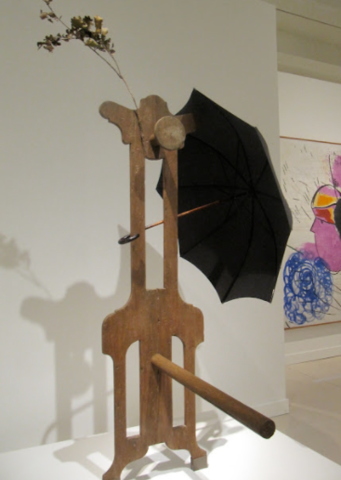 Personatge amb paraigües