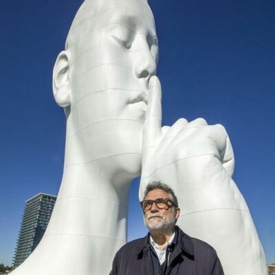 Timeline: Escultura Jaume Plensa