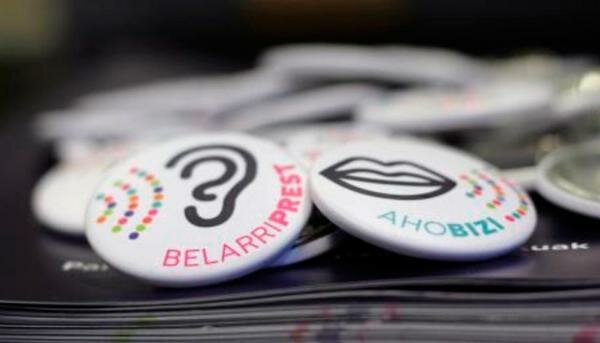 Decreto de los Modelos Lingüísticos