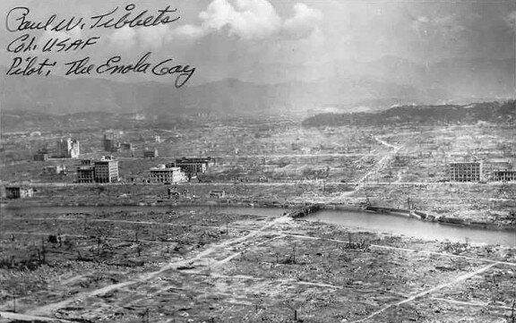 Els Estats Units llancen la bomba atòmica a Hiroshima, Japó
