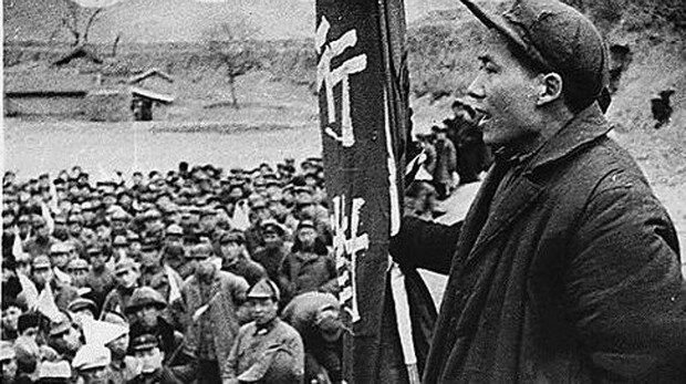 Triunfo comunista en China con la llegada de Mao Zedong.