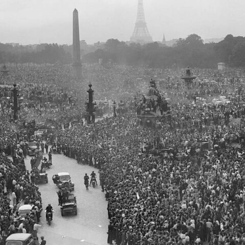 ELS ALLIATS RECUPEREN FRANCIA