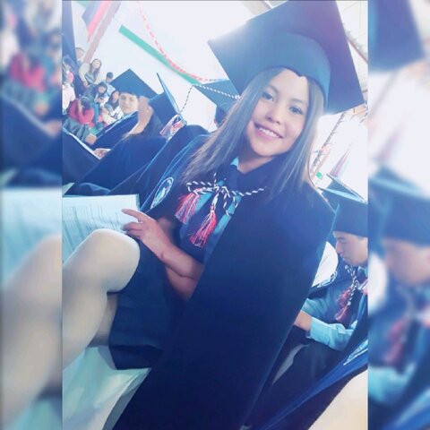 GRADUACIÓN Y RECIBIMIENTO DEL RECONOCIMIENTO DE MEJOR EGRESADA